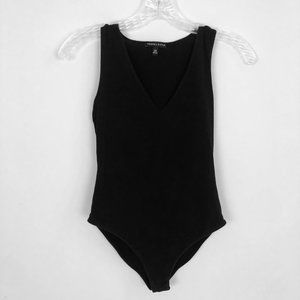 Kendall & Kylie V-Neck bodysuit, XS